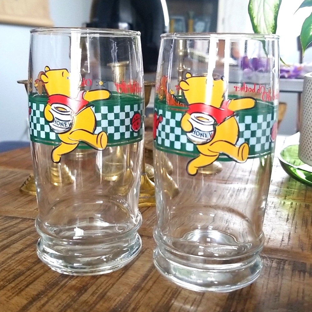 Vintage Set of Two Disney Winnie the Pooh & Tiger Glasses by Anchor Hocking - Picture 1 of 8
